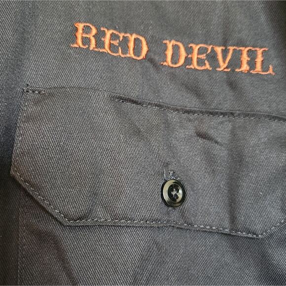Red Devil Clothing Men's Dickies Button Down Shirt - Medium - Picture 4 of 7